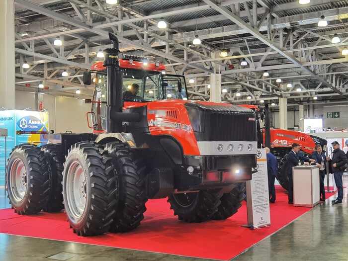 Самый мощный китайский трактор: премьера KAT-4404 на Агросалон-2022 Трактор, Сельское хозяйство, Агроскаут360, Агроновости360, Сельхозтехника
