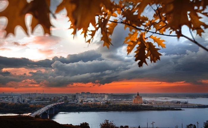 Осенний закат в Нижнем Новгороде