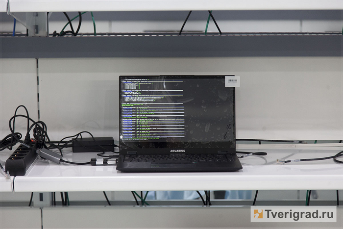 В Твери &laquo;Аквариус&raquo; запустил в тестовом режиме второй завод по сборке компьютерного оборудования ( 1-й ноутбук-трансформер) Новости, Россия, Производство, Сборка, Тверь, Ноутбук, Компьютер, Политика, Санкции, Длиннопост