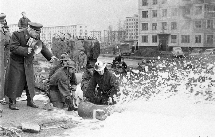 Ленинград 1964 год. Учения пожарных на проспекте Металлистов