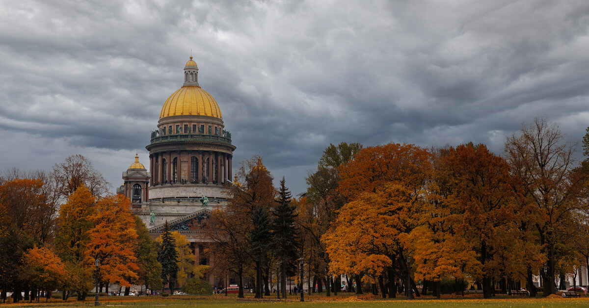 Исаакиевский собор осенью