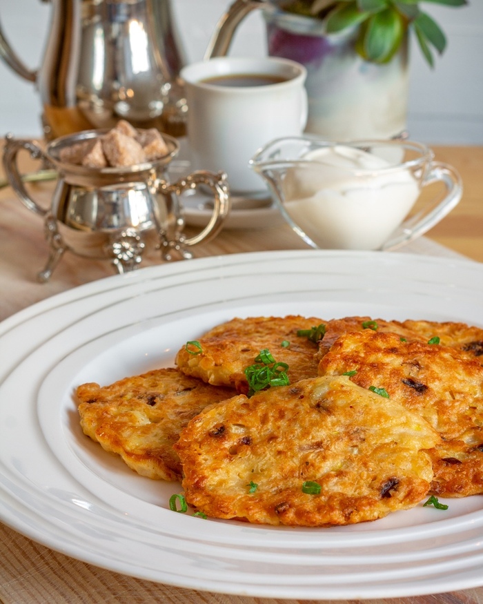 Луковые оладьи