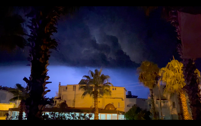 Гремит, сверкает, но ни капли | Пикабу