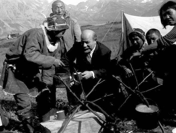 В такой компании В.И. Ленина мало кто видел