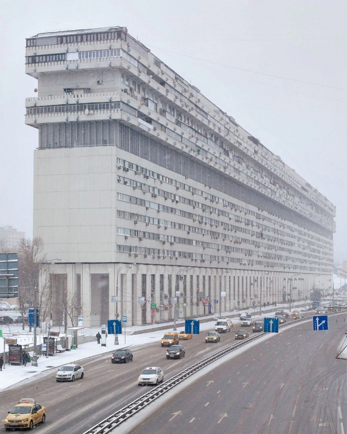 Дом-корабль на Большой Тульской в Москве