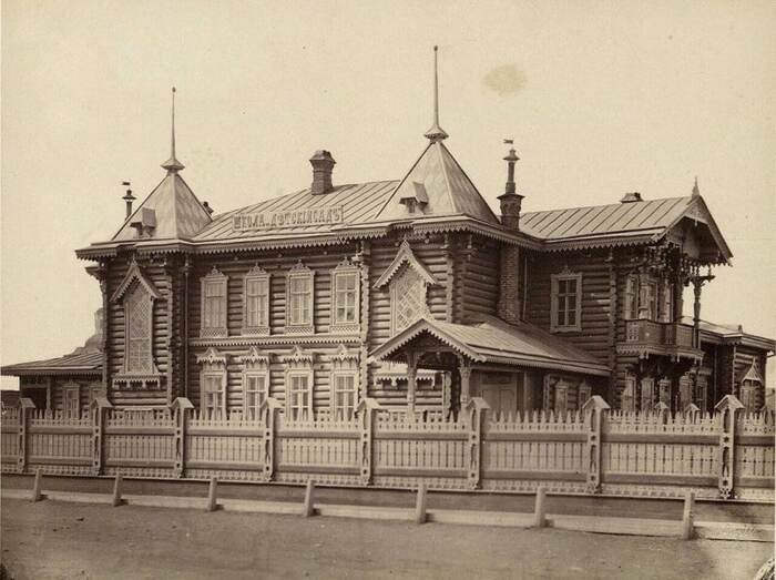 Детский сад в Иркутске, Российская империя, 1880-е годы