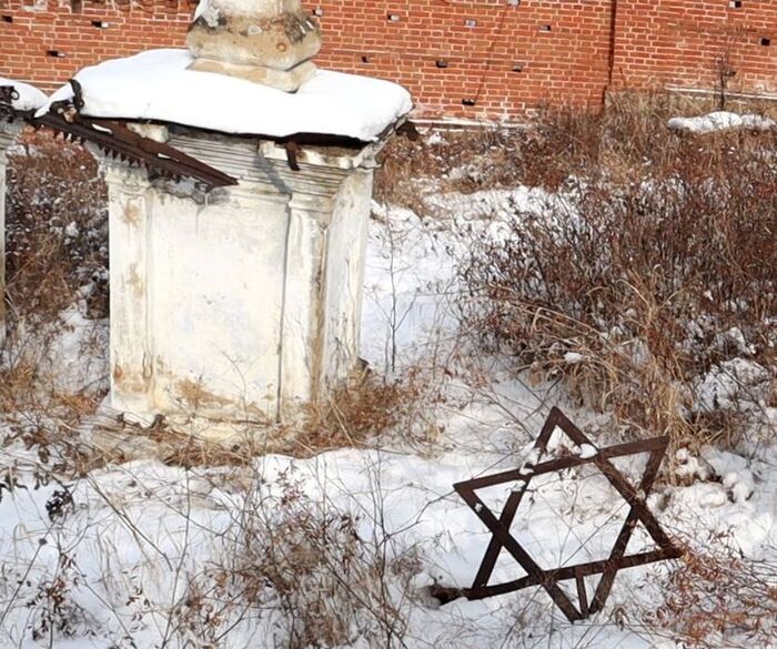 В  поисках клада: почему вандалы разрушают старинное еврейское захоронение? (фото, видео) Евреи, Кладбище, Вандализм, Клад, Захоронение, Длиннопост, История, Видео