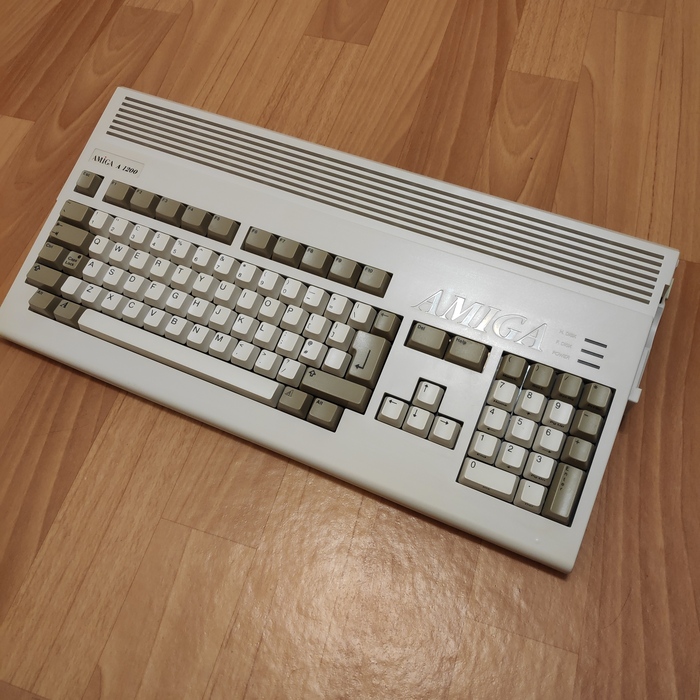 Commodore Amiga 1200  , Amiga, Commodore, 
