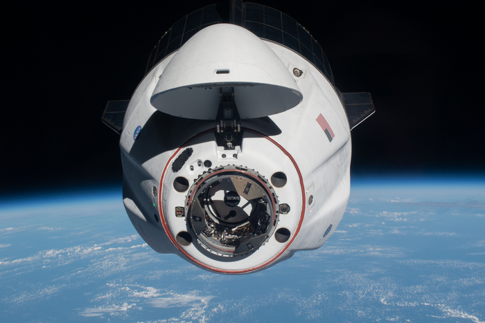 SpaceX строит 5-й пилотируемый корабль Dragon для своего флота и втрое увеличивает его срок службы - до 15 повторных полетов SpaceX, Космонавтика, Технологии, Космос, МКС, Dragon 2, Космический корабль, США, Длиннопост