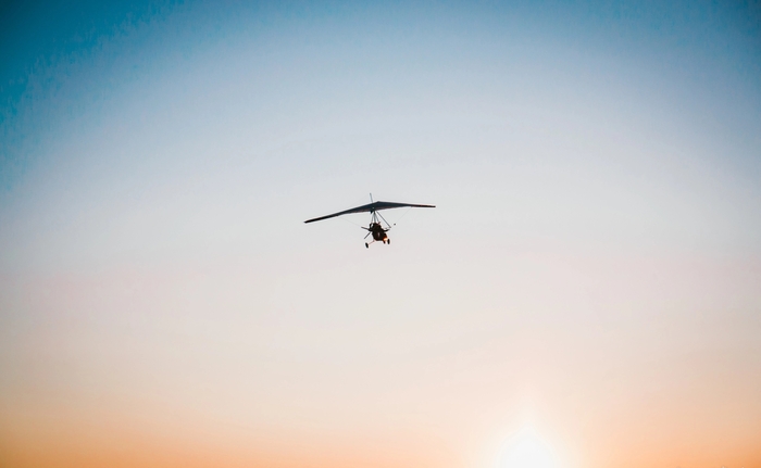 В предзакатном небе