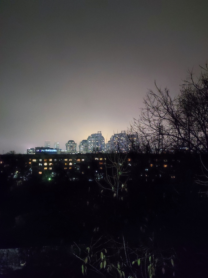 Вечерний город с балкона Фото на тапок, Алматы, Ночной город, Мобильная фотография
