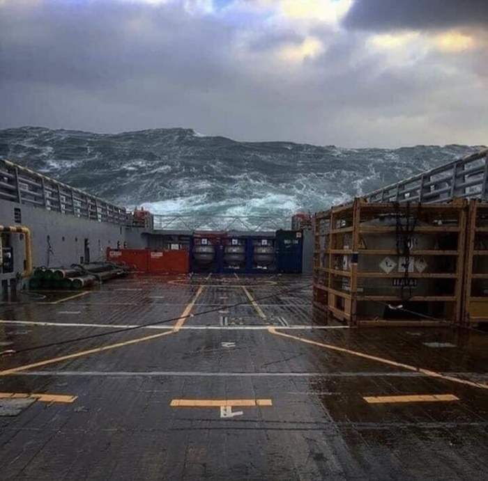 Что видят моряки во время шторма Шторм, Море, Корабль, Океан, Мир, Волна, Фотография