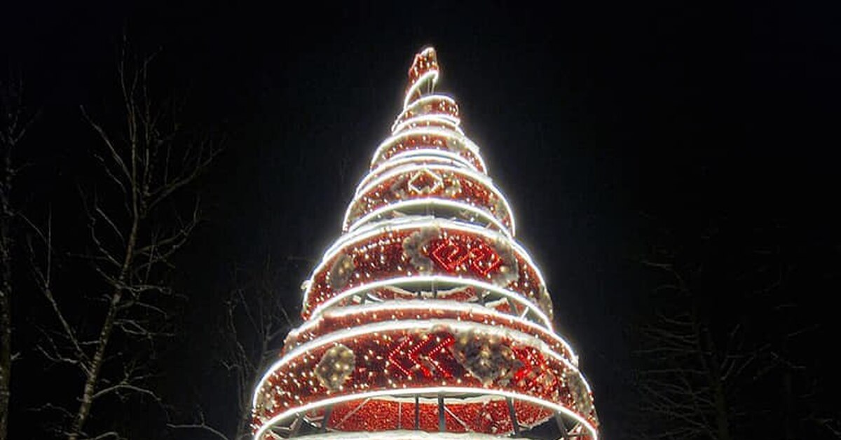 вильнюс рождественская ярмарка. новогодние фото. рождественские и новогодние латвия и рига. елка в риге 2021. рига латвия зима.