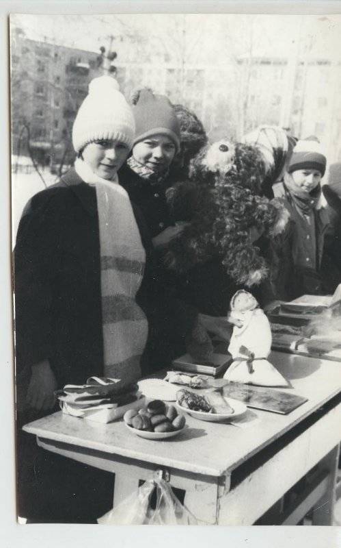 Здравствуй, Масленица! Площадка у школы №7, организатор - клуб Темп, Новосибирск, 90-е годы