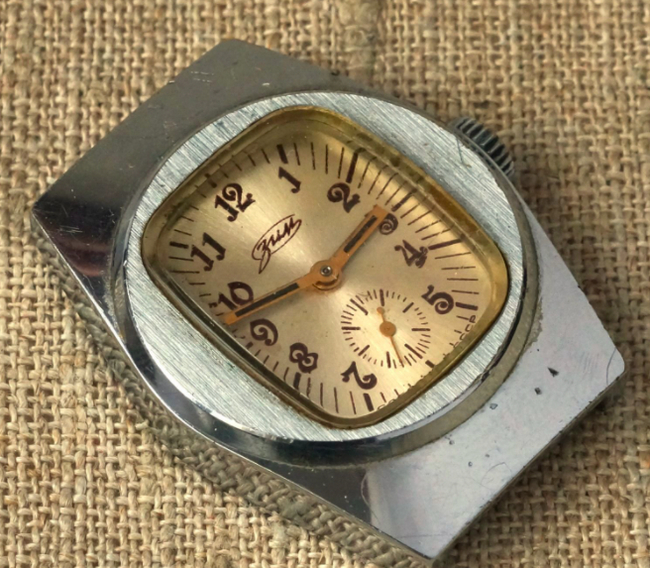 Часы СССР С термометром наручные. Часы СССР С температурой наручные. Советские часы марка