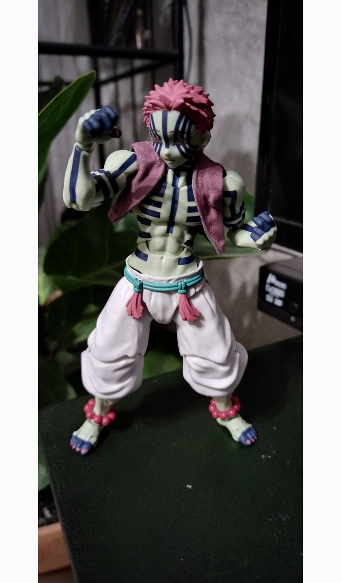 Аказа фигурка