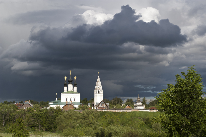 Ветреный день в Суздале
