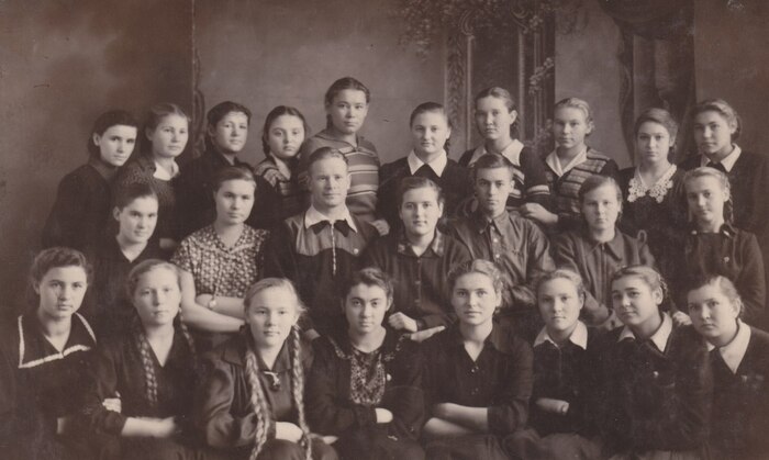 Будущие учителя Старое фото, Черно-белое фото, 50-е