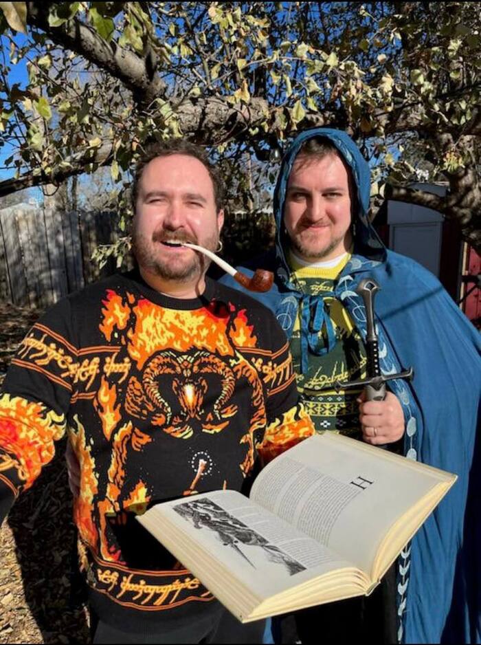 Бабушки-Толкинистки вяжут для внуков такие свитеры