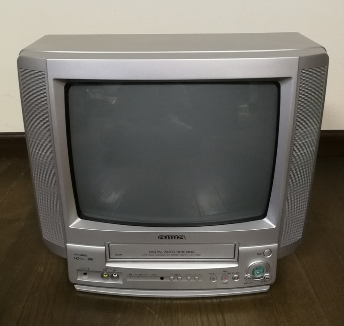 Телевизор и видак в одном, японской фирмы Аиша