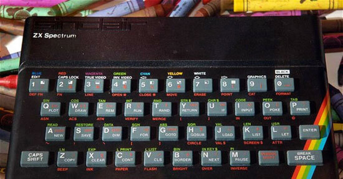 Эмулятор спектрум. Компьютер ZX Spectrum. Компьютер Спектрум ZX игры. Биты в компьютере. 8 Ми битный компьютер.