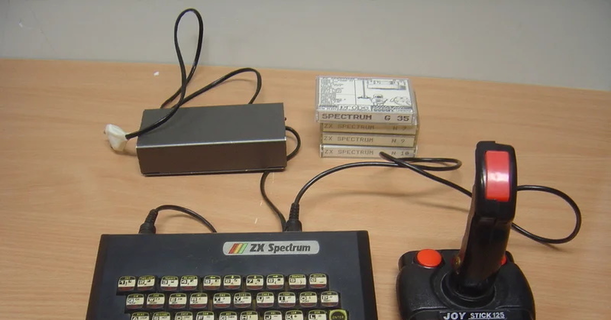 Спектр компьютер. ZX Spectrum 48. Игровая приставка ZX Spectrum. Компьютер ZX Spectrum. Компьютер Спектрум ZX.