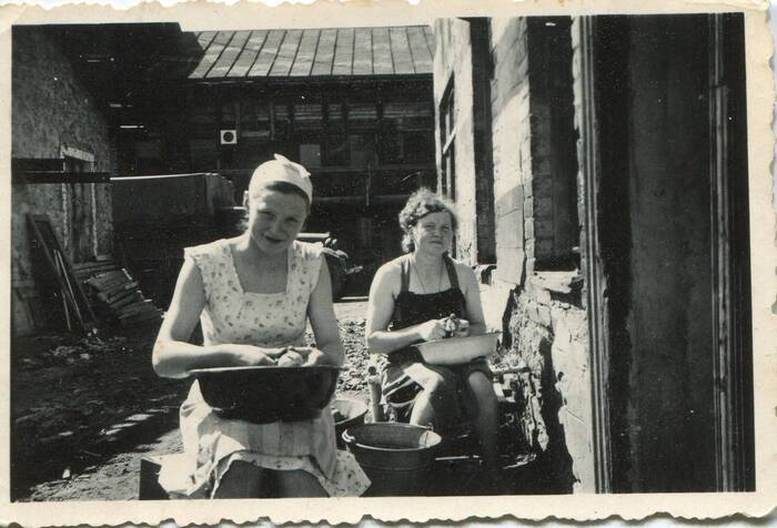  , 1942