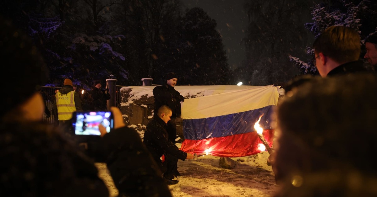 Флаг российской финляндии