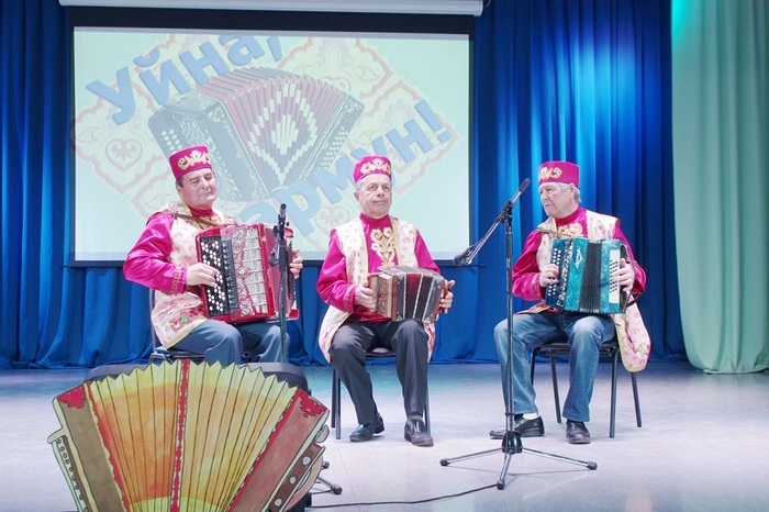 Или может лучше этот логотип