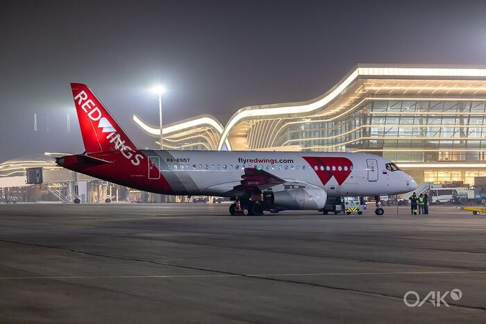 Суперджет "Ред Вингс" в аэропорту Самарканда Sukhoi Superjet 100, Самарканд, Споттинг, Самолет, Аэропорт, Длиннопост