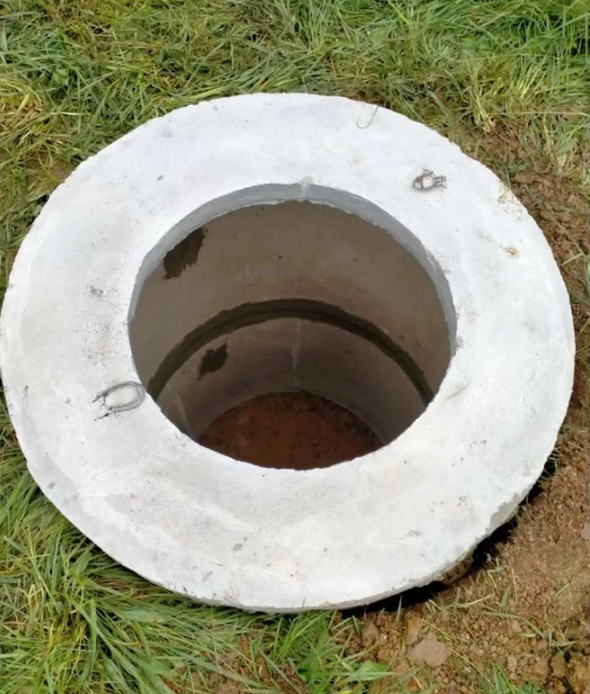 Туалет для дачи под ключ: с выгребной ямой, бетонными кольцами