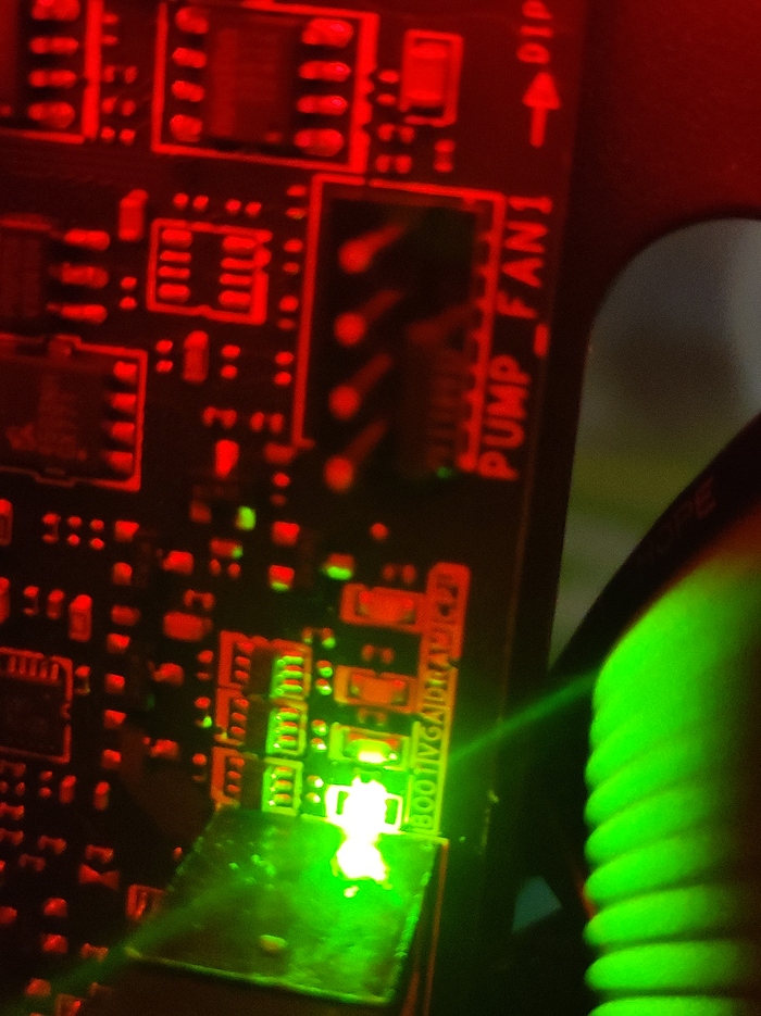 ПК после сборки запускается, автоматически выбрасывает в биос, помогите ...