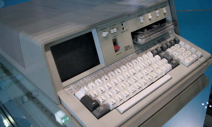 Физический переключатель языка программирования на IBM 5100 Ретротехника, IBM, Бэйсик, Apl, Ретро компьютер
