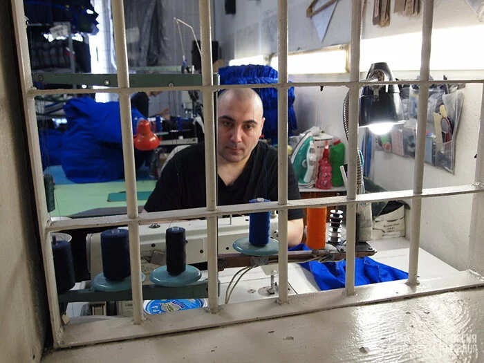 «Черный дельфин». Самая строгая тюрьма России, из которой существует только один выход Черный дельфин, Заключенные, Тюрьма, Длиннопост, Повтор «Черный дельфин». Самая строгая тюрьма России, из которой существует только один выход Черный дельфин, Заключенные, Тюрьма, Длиннопост, Повтор