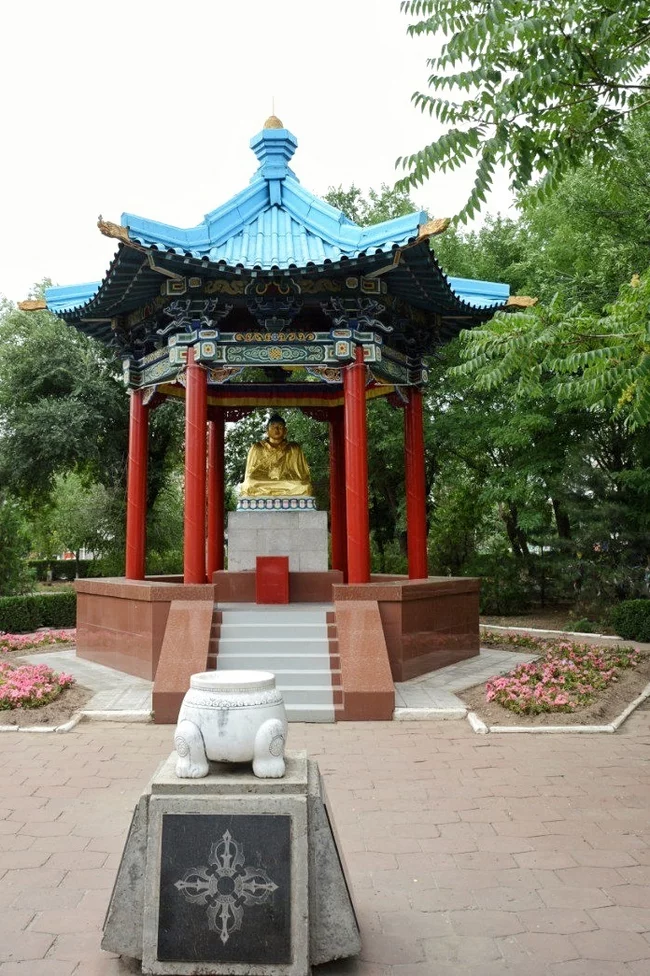 Буддизм на юге России — республика Калмыкия Россия, Калмыкия, Культура, Путешествие по России, Буддизм, Познавательно, Достопримечательности, Храм, Памятник, Архитектура, Религия, Путешествия, Туризм, История, История России, Длиннопост