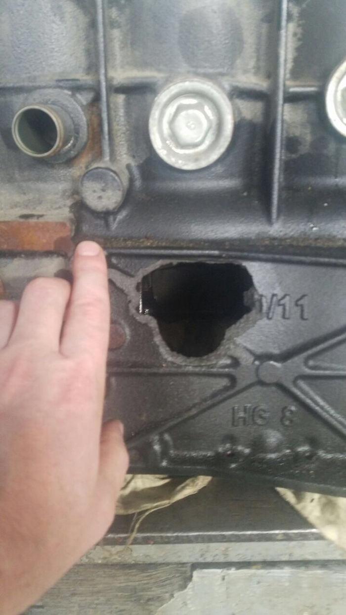 Восстанавливаем блок после кулака дружбы на мерседес спринтер | Пикабу