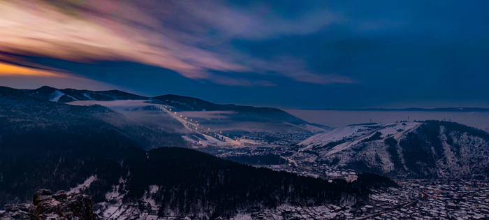 Красноярск/зимняя панорама со скалы "Красный гребень"