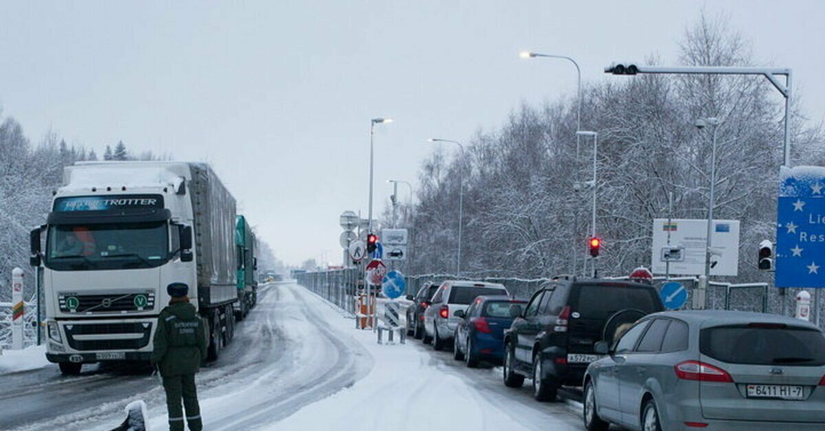 очереди на границе 2021. российское белоруская граница. ситуация на белорусско украинской границе сегодня. обстановка на границе белоруссии. беженцы на границе белоруссии и польши последние новости.