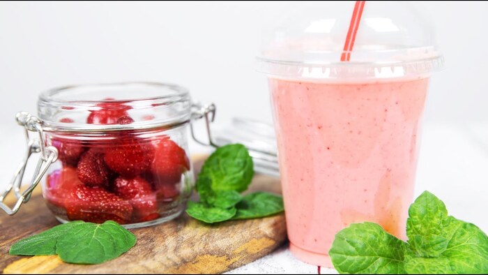 Клубнично-Овсяный Смузи на Завтрак