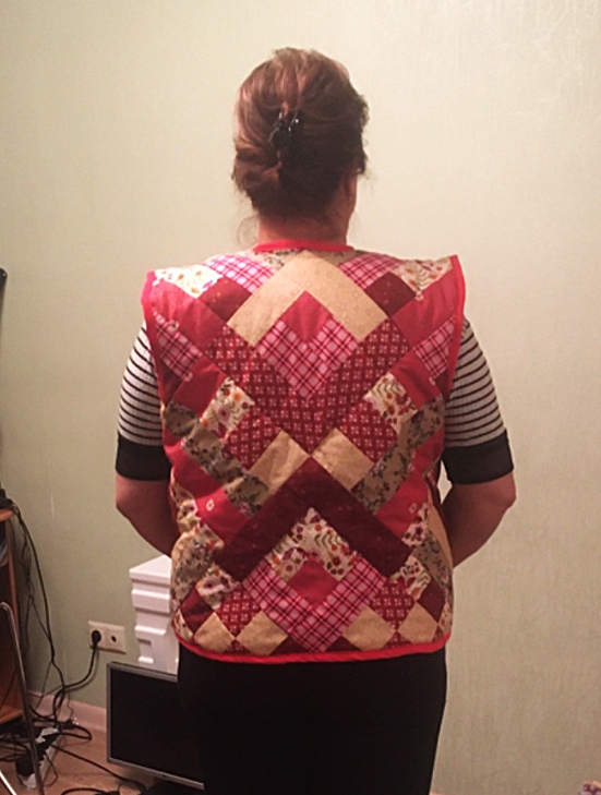 Ответ на пост «Пикабу не потерян» . Лоскутная мозаика. Безрукавочка - душегреечка