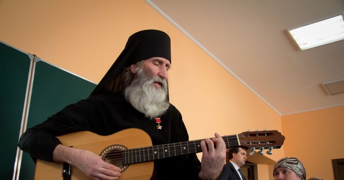 Отец киприан герой монах. Монах Киприан Бурков герой советского Союза. Отец Киприан монах.