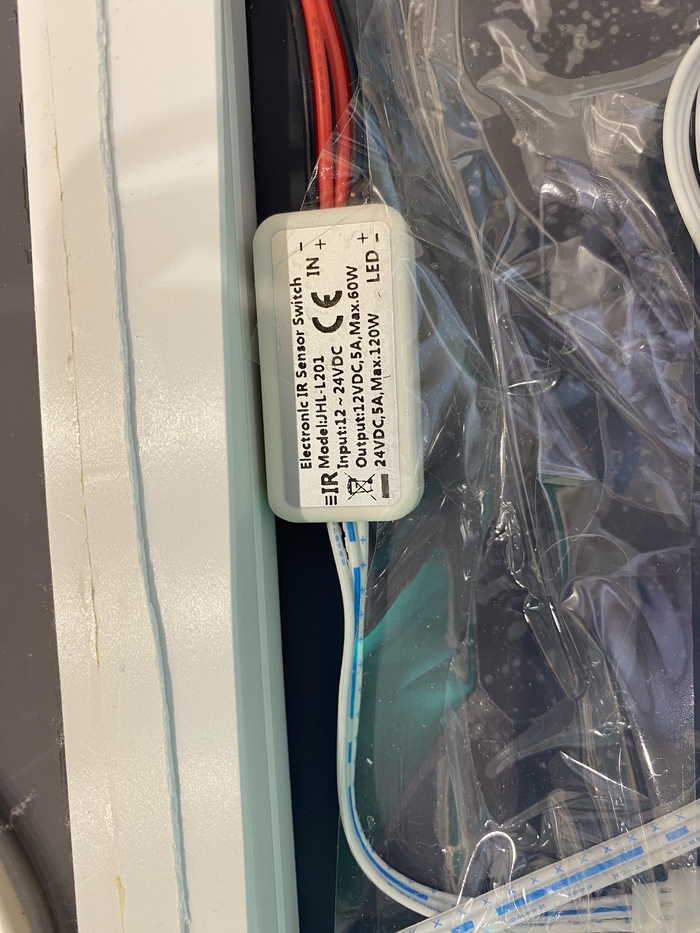 ИК выключатель на зеркале в ванной комнате | Пикабу