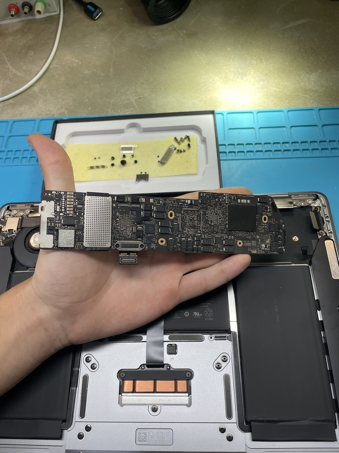 MacBook A1932 ремонт клавиатуры Ремонт техники, Ремонт ноутбуков, Apple, Macbook, Длиннопост