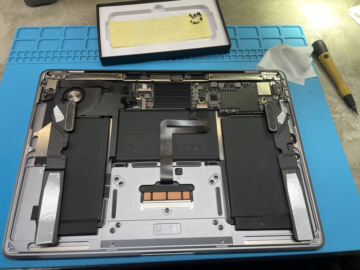 MacBook A1932 ремонт клавиатуры Ремонт техники, Ремонт ноутбуков, Apple, Macbook, Длиннопост