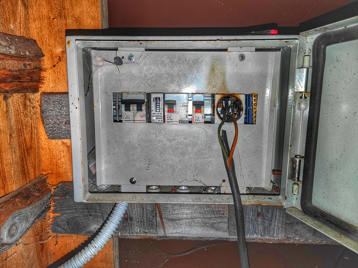 Электрический щиток Электричество, И так сойдет