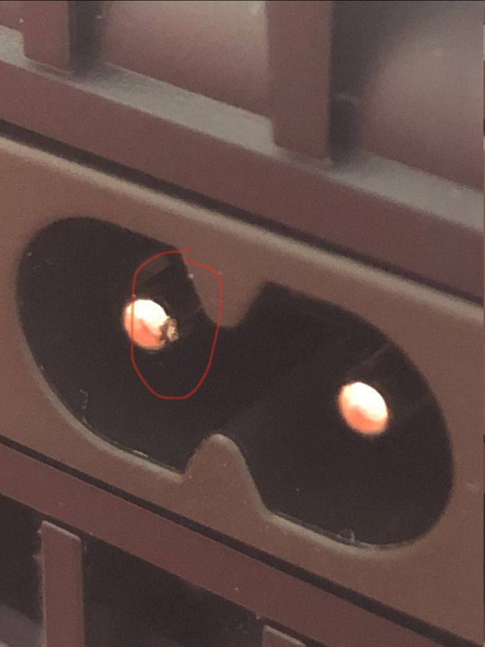 Подгорели контакты питания у консоли. Что с этим делать?