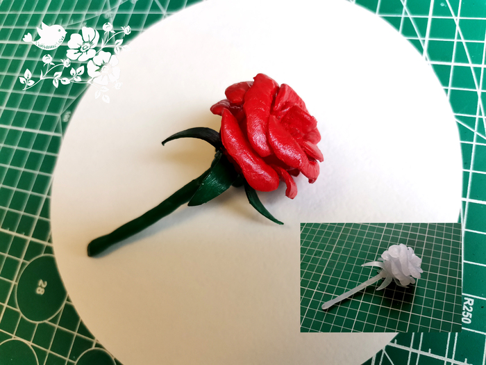 Всем привет! Экспериментирую с горячим клеем - получился "аленький цветочек"