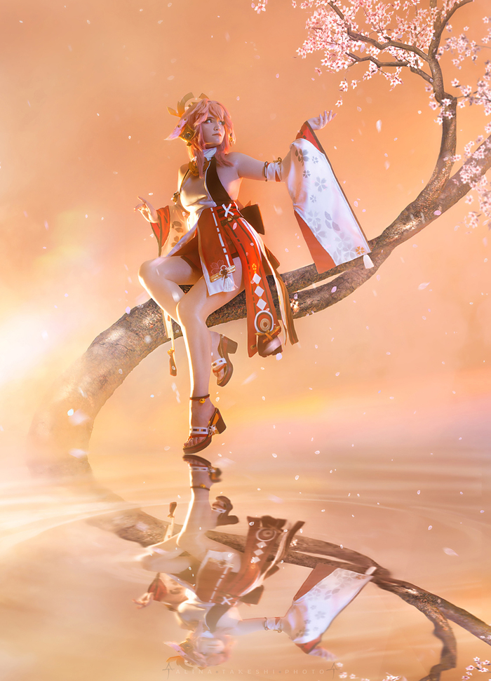 Продолжение поста «Косплей Яэ Мико из Genshin impact»