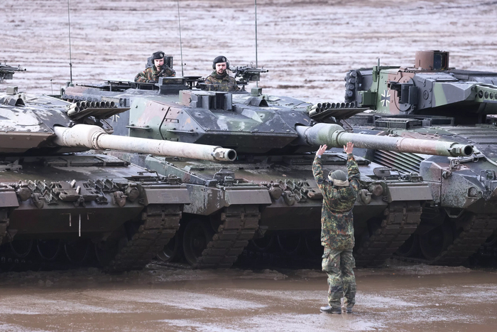         Leopard 2 , , , , , , , 