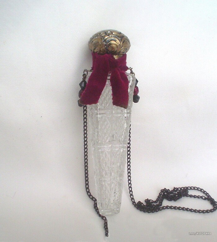 Слезница – небольшой сосуд вытянутой формы со специальным узким ...